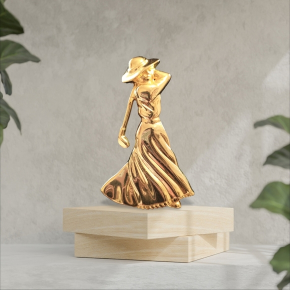 Fort Jewelry - Fort signed lady golfer gold tone brooch‎
